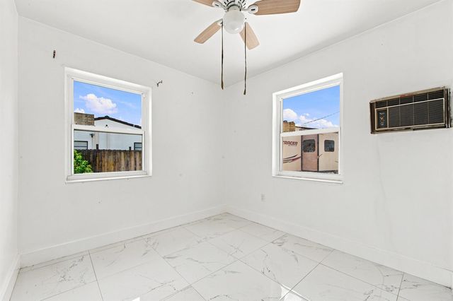 8800 NW 33RD AVE Avenue, Miami, FL 33147