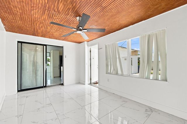 8800 NW 33RD AVE Avenue, Miami, FL 33147