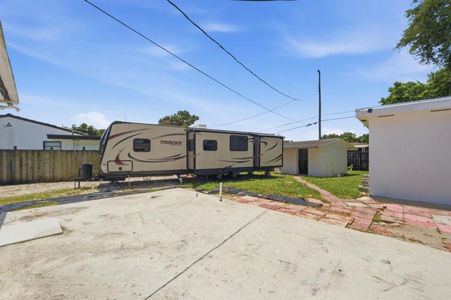 8800 NW 33RD AVE Avenue, Miami, FL 33147