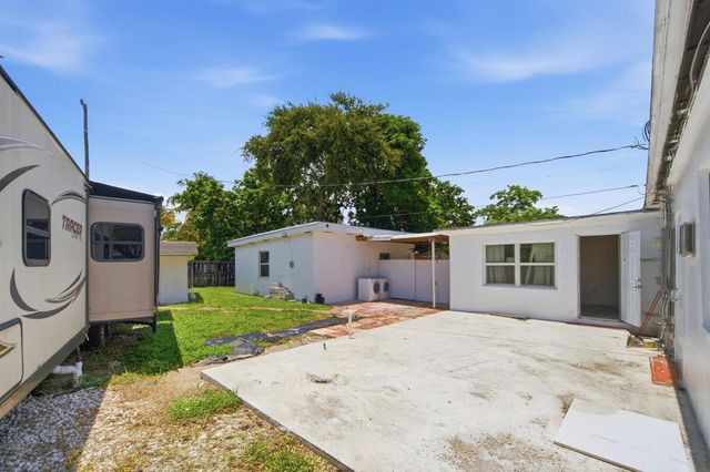 8800 NW 33RD AVE Avenue, Miami, FL 33147