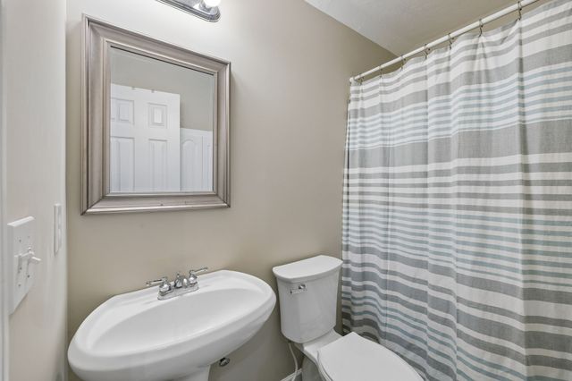 1240 Camp Ravine Rd, Burns, TN 37029