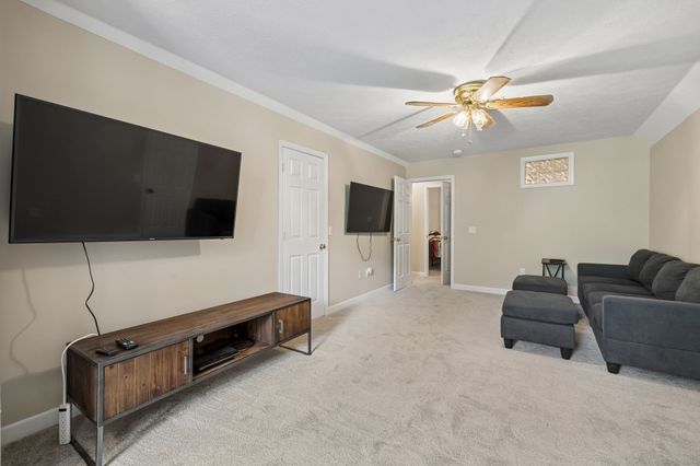 1240 Camp Ravine Rd, Burns, TN 37029