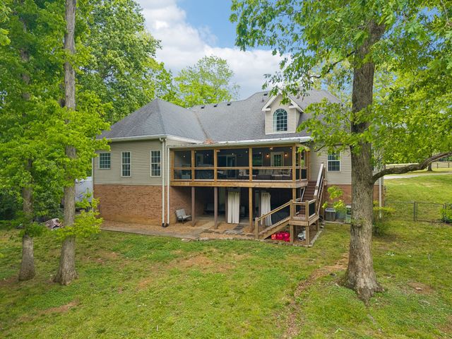 1240 Camp Ravine Rd, Burns, TN 37029