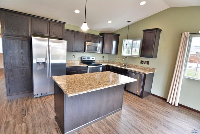 6860 CAMBRIDGE CT, Summerset, SD 57718