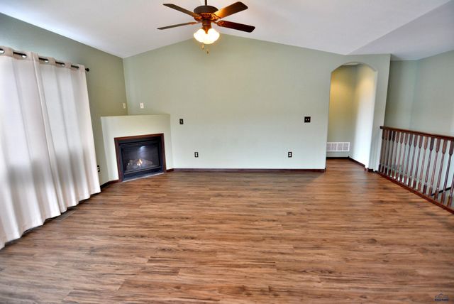6860 CAMBRIDGE CT, Summerset, SD 57718