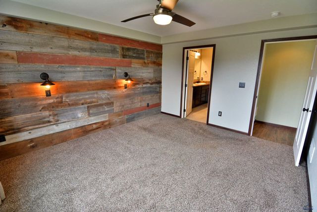 6860 CAMBRIDGE CT, Summerset, SD 57718