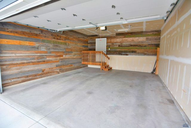 6860 CAMBRIDGE CT, Summerset, SD 57718