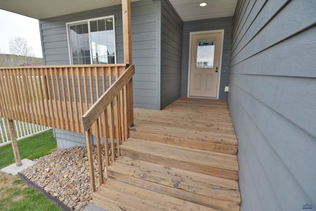 6860 CAMBRIDGE CT, Summerset, SD 57718