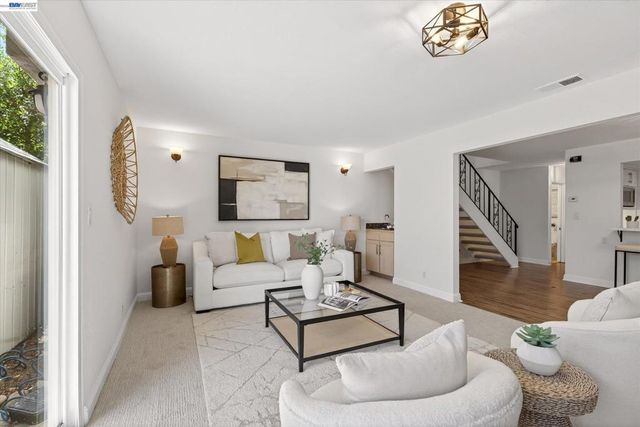 108 Summerwood Pl, Concord, CA 94518