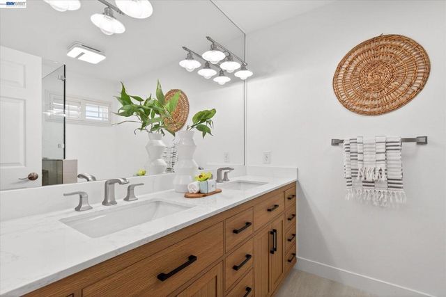 108 Summerwood Pl, Concord, CA 94518