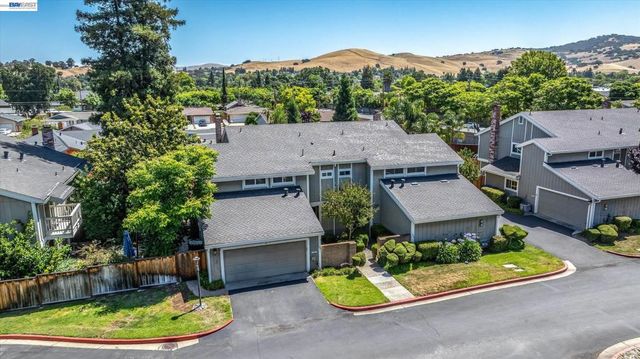 108 Summerwood Pl, Concord, CA 94518