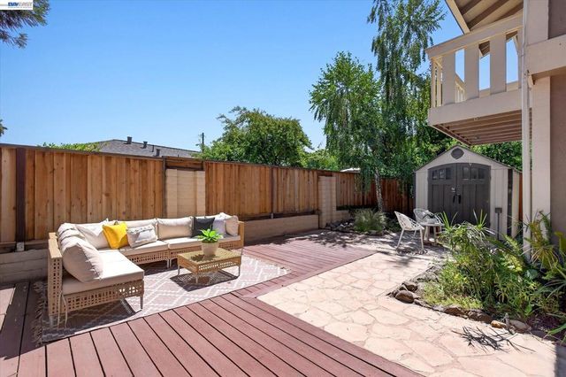 108 Summerwood Pl, Concord, CA 94518
