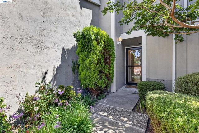 108 Summerwood Pl, Concord, CA 94518