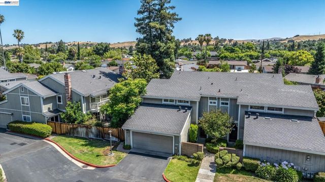 108 Summerwood Pl, Concord, CA 94518