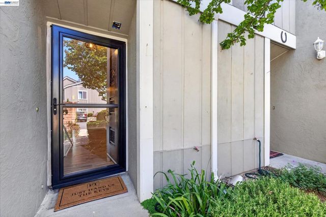 108 Summerwood Pl, Concord, CA 94518