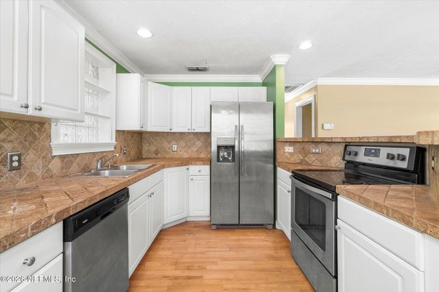 116 OAKLAND Avenue S, San Mateo, FL 32187