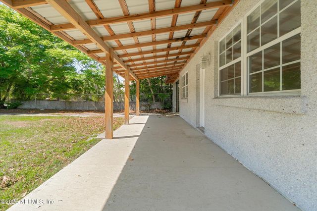 116 OAKLAND Avenue S, San Mateo, FL 32187