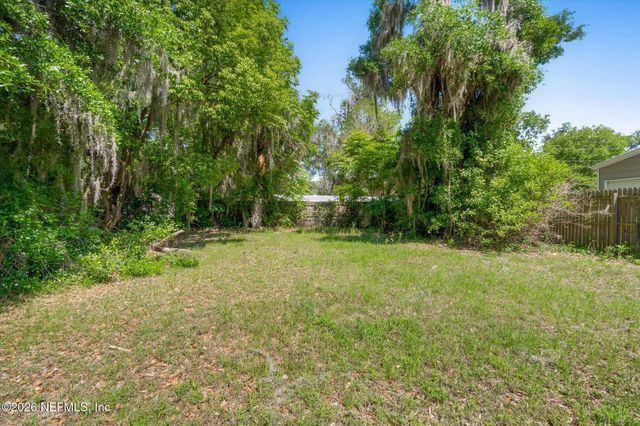 116 OAKLAND Avenue S, San Mateo, FL 32187