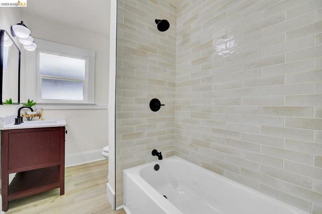 5718 5718 Adeline St, Oakland, CA 94608