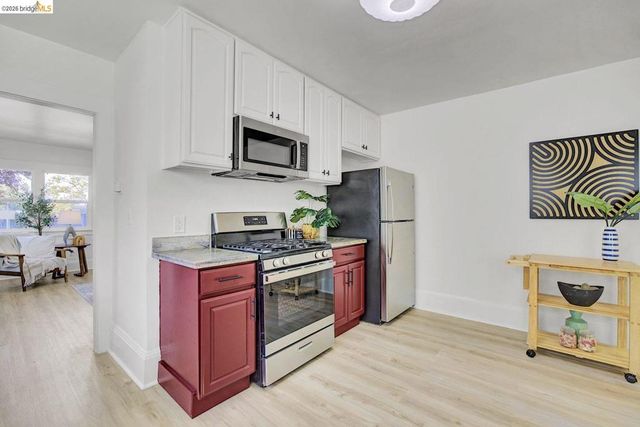 5718 5718 Adeline St, Oakland, CA 94608