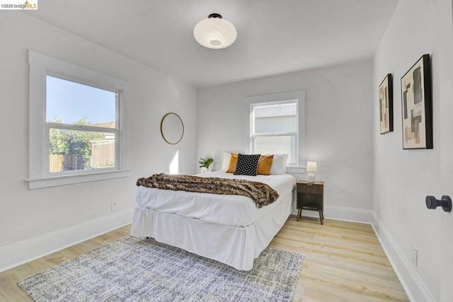 5718 5718 Adeline St, Oakland, CA 94608