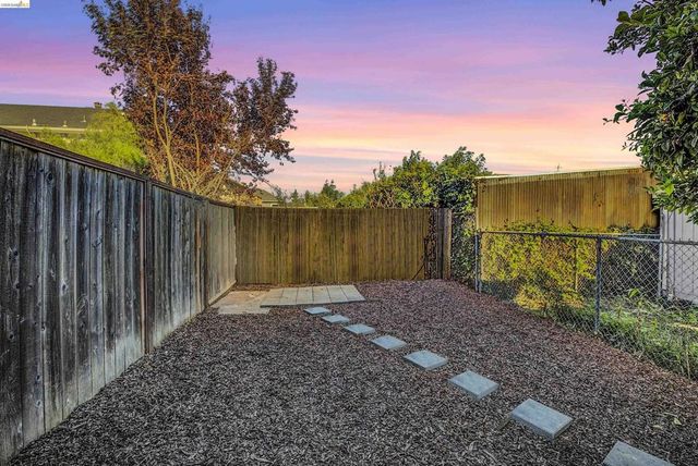 5718 5718 Adeline St, Oakland, CA 94608