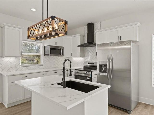 919 S Noland Road, Independence, MO 64050