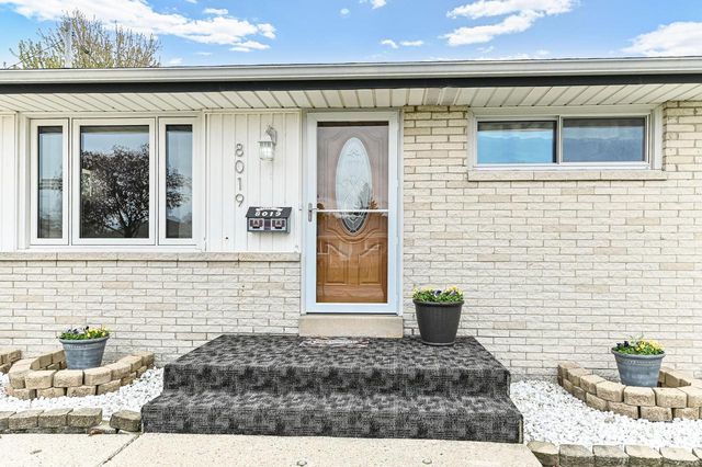 8019 W Norwich STREET, Milwaukee, WI 53220