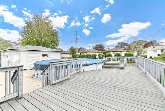 8019 W Norwich STREET, Milwaukee, WI 53220