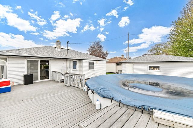 8019 W Norwich STREET, Milwaukee, WI 53220