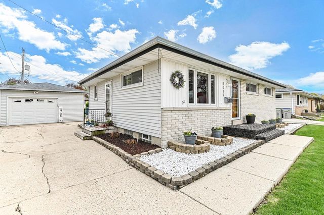 8019 W Norwich STREET, Milwaukee, WI 53220