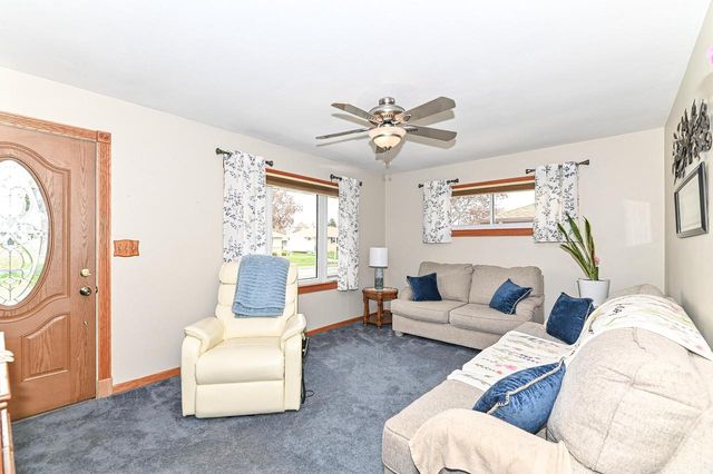 8019 W Norwich STREET, Milwaukee, WI 53220