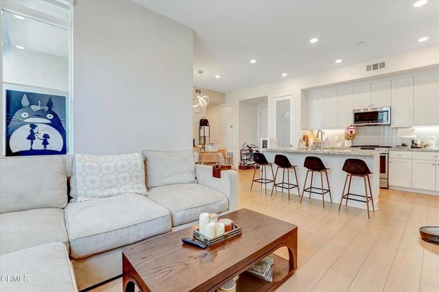 27406 N Merlin Place 202, Valencia, CA 91381