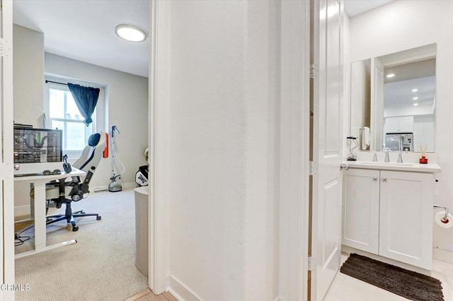 27406 N Merlin Place 202, Valencia, CA 91381