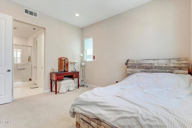 27406 N Merlin Place 202, Valencia, CA 91381