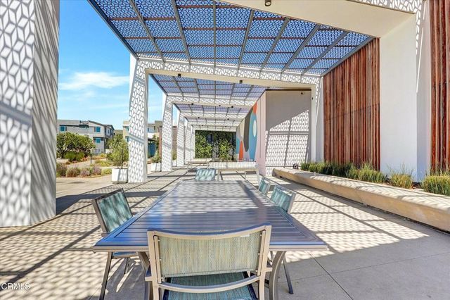 27406 N Merlin Place 202, Valencia, CA 91381