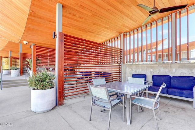 27406 N Merlin Place 202, Valencia, CA 91381