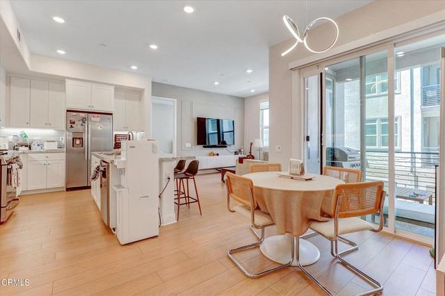 27406 N Merlin Place 202, Valencia, CA 91381