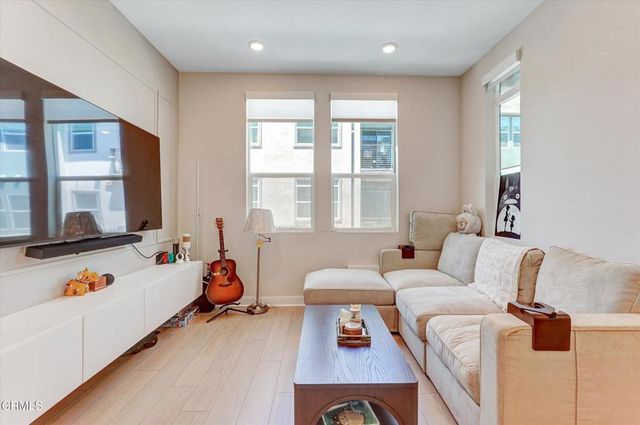 27406 N Merlin Place 202, Valencia, CA 91381
