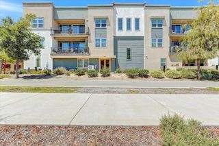 27406 N Merlin Place 202, Valencia, CA 91381