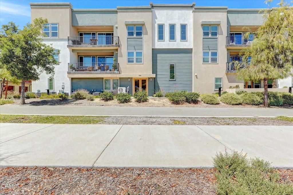 27406 N Merlin Place 202, Valencia, CA 91381