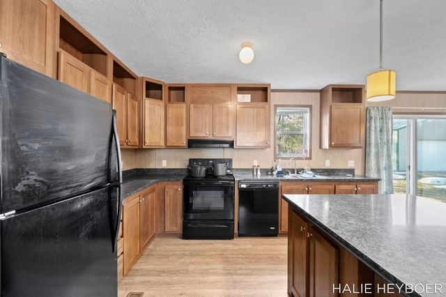 5430 128th Avenue, Manlius Twp, MI 49408