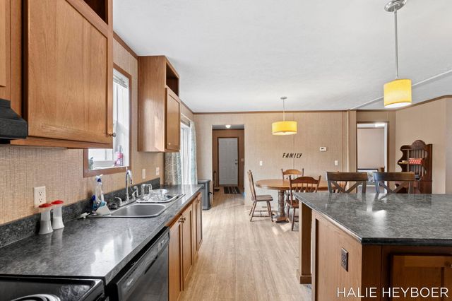 5430 128th Avenue, Manlius Twp, MI 49408