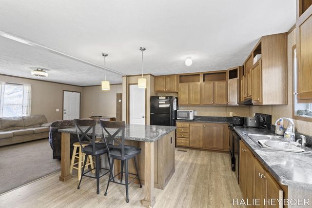 5430 128th Avenue, Manlius Twp, MI 49408