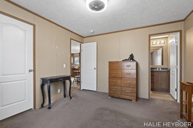 5430 128th Avenue, Manlius Twp, MI 49408