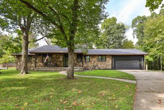 5387 South Woodcliffe Drive, Springfield, MO 65804