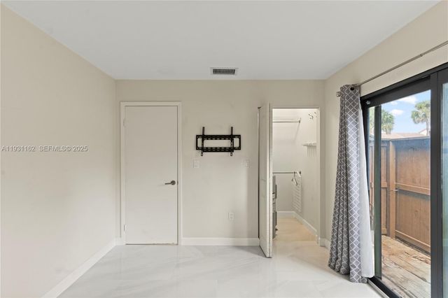 9301 SW 130th St, Miami, FL 33176