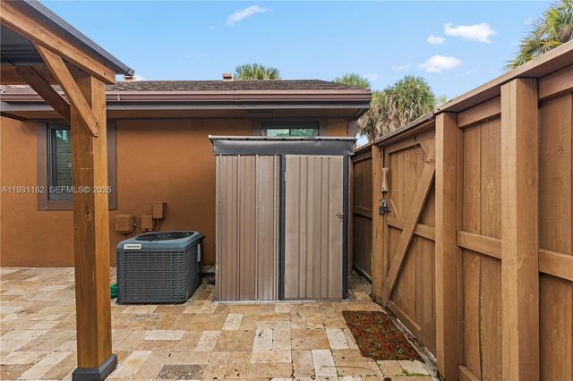 9301 SW 130th St, Miami, FL 33176