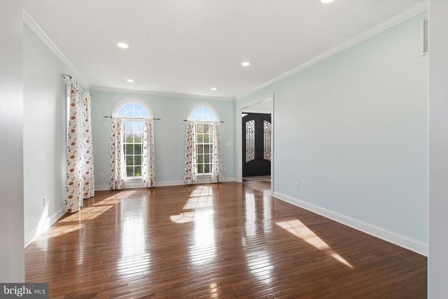 14 BARNYARD CT, Plainsboro, NJ 08536