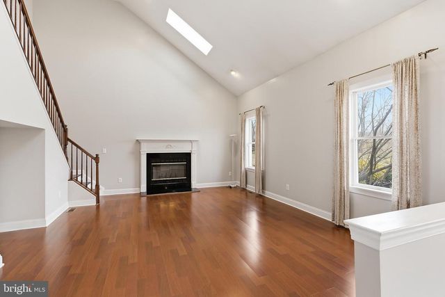 14 BARNYARD CT, Plainsboro, NJ 08536